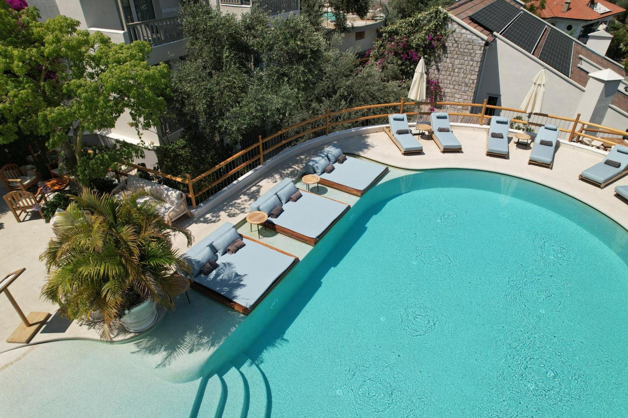 Pilos Suites Турунч Екстериор снимка