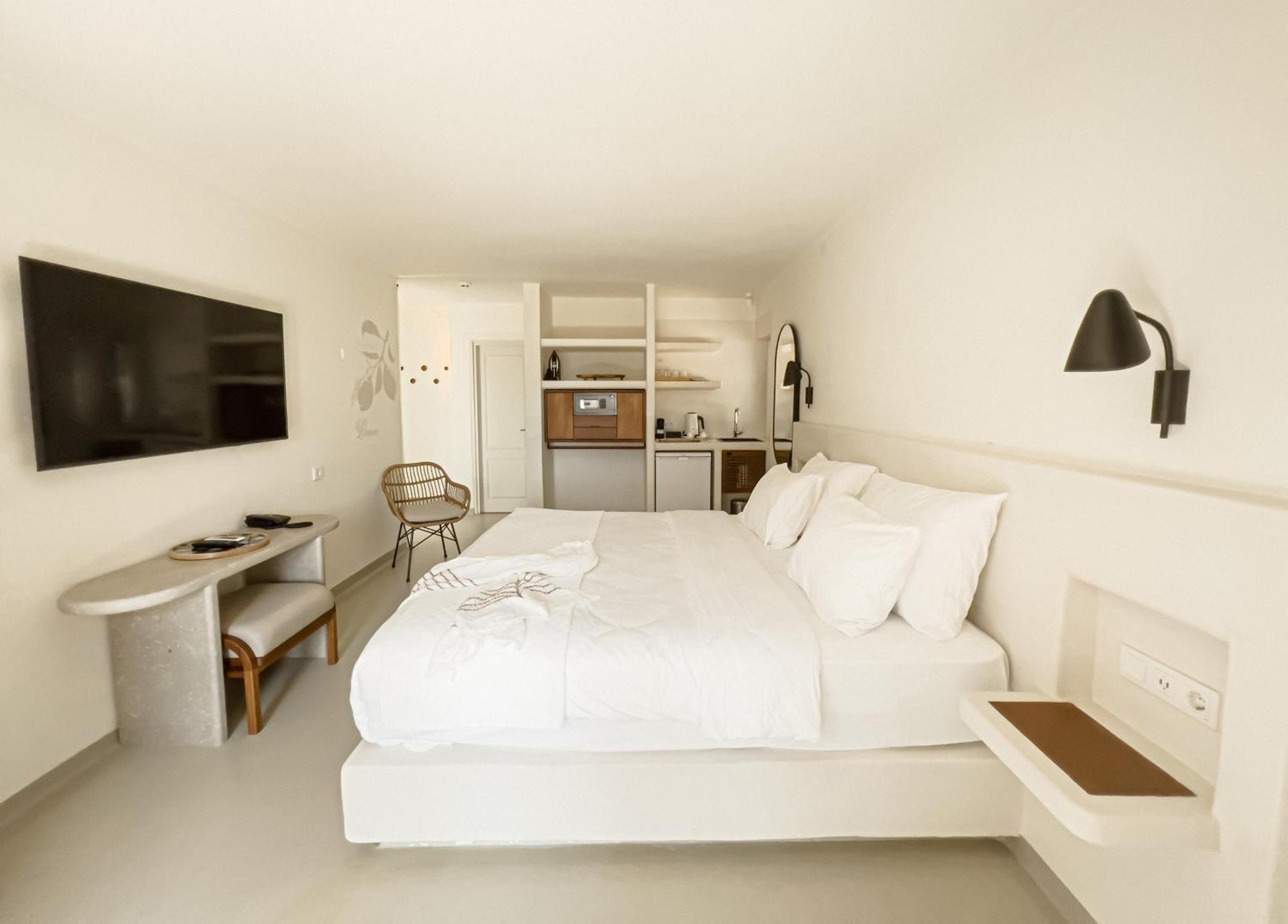 Pilos Suites Турунч Екстериор снимка
