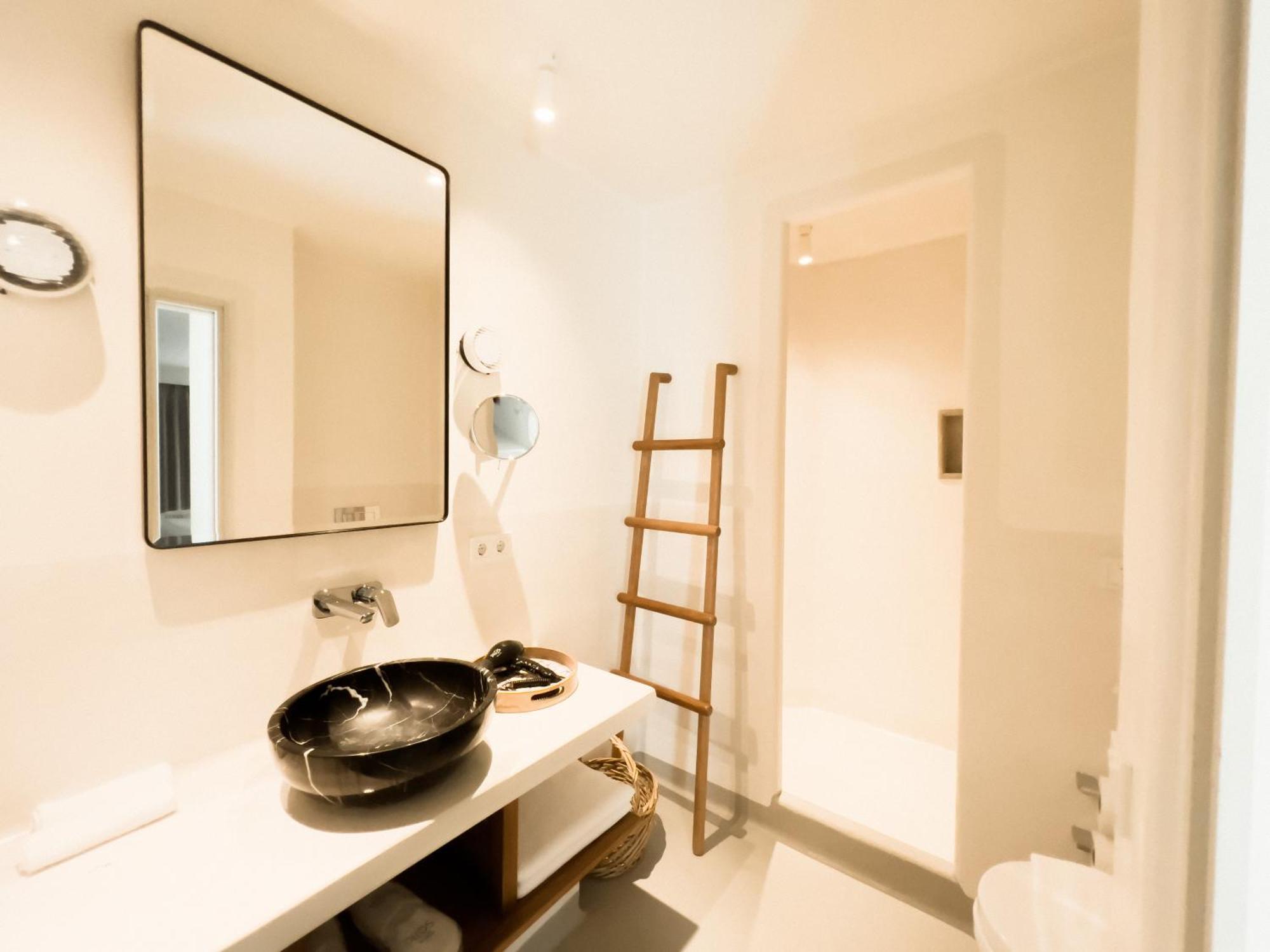 Pilos Suites Турунч Екстериор снимка