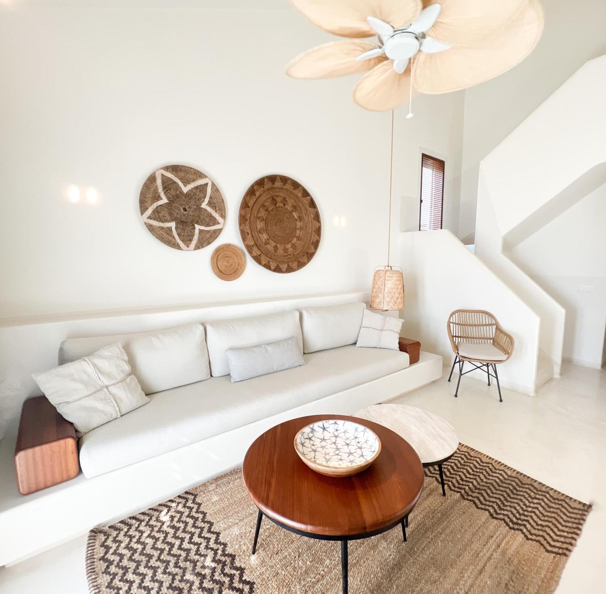 Pilos Suites Турунч Екстериор снимка