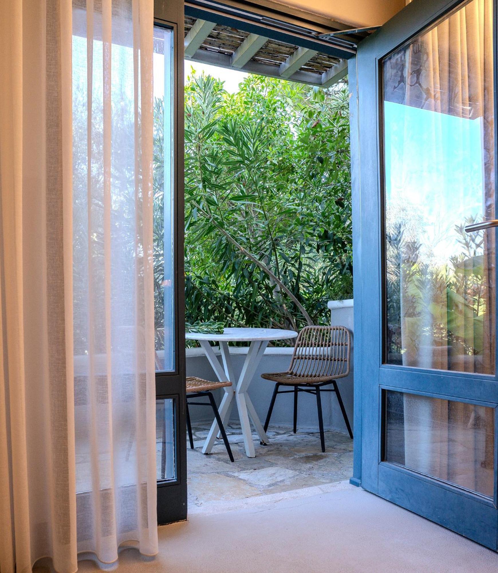 Pilos Suites Турунч Екстериор снимка